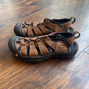 Keen Newport H2 Men's Hiking Waterproof Sandals Size 9 GUC